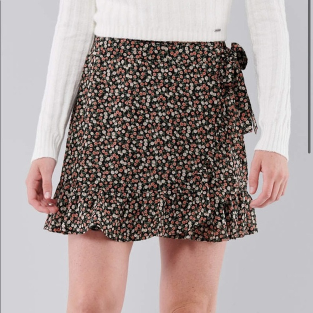 hollister floral skirt